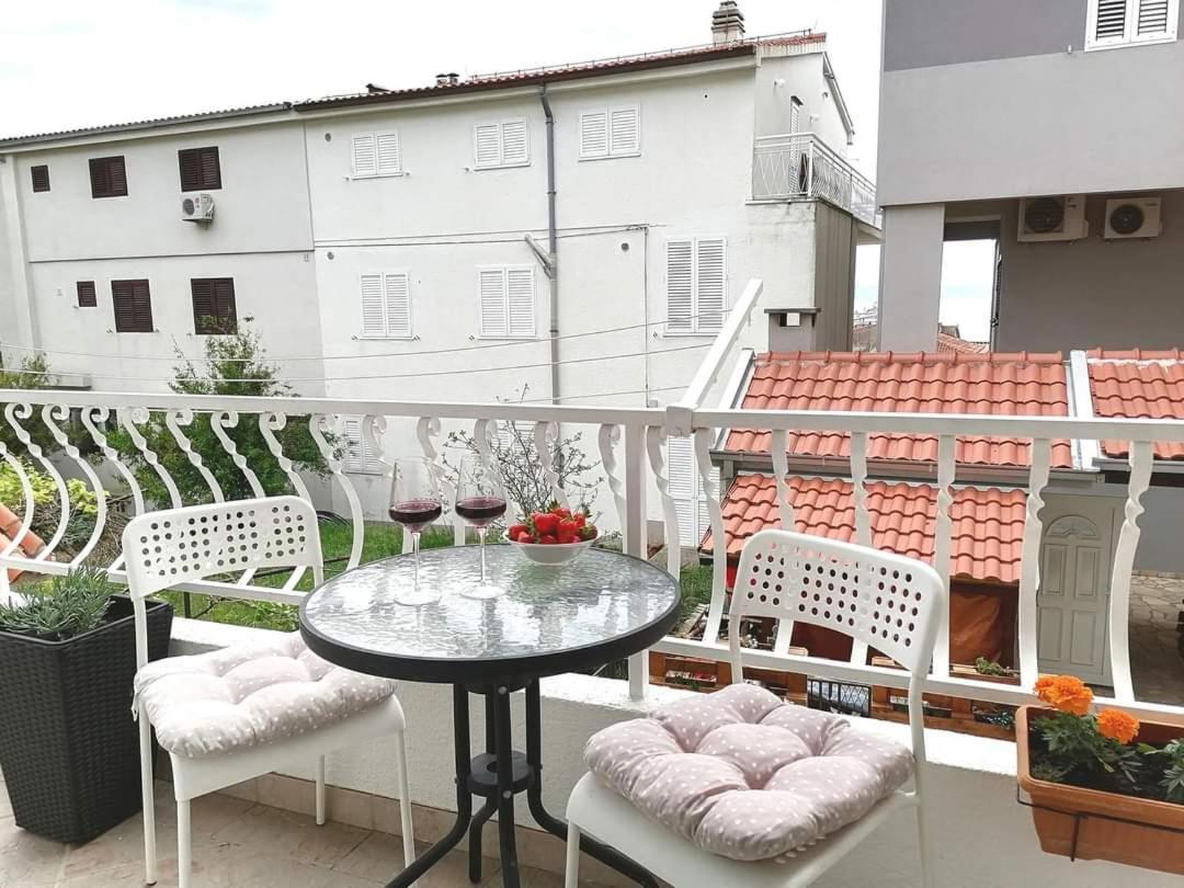 Apartman Komadina Hotell Makarska Exteriör bild